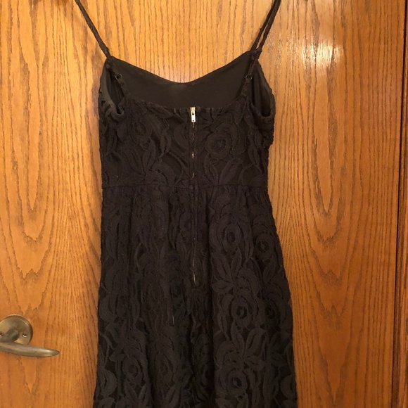 Black lace summer dress - Picture 2 of 4